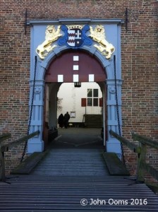 ophaalbrug met poort van kasteel Ammersoyen JO